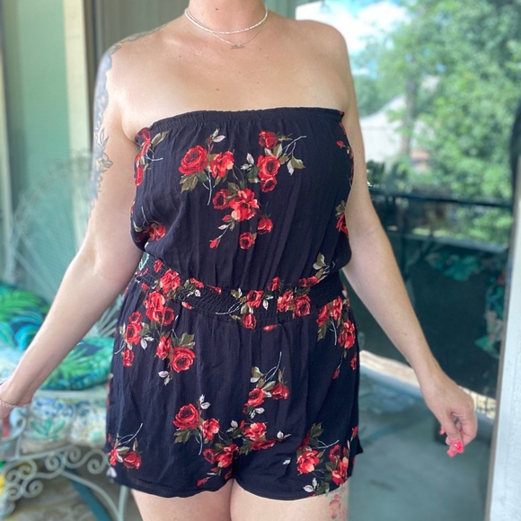 Red Roses Romper - Picture 2 of 6